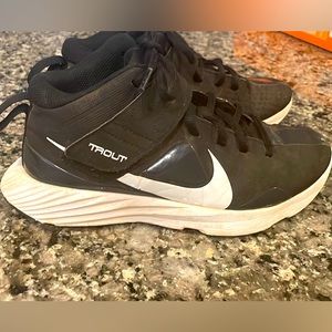 Nike Youth Turf Shoes Size 3
